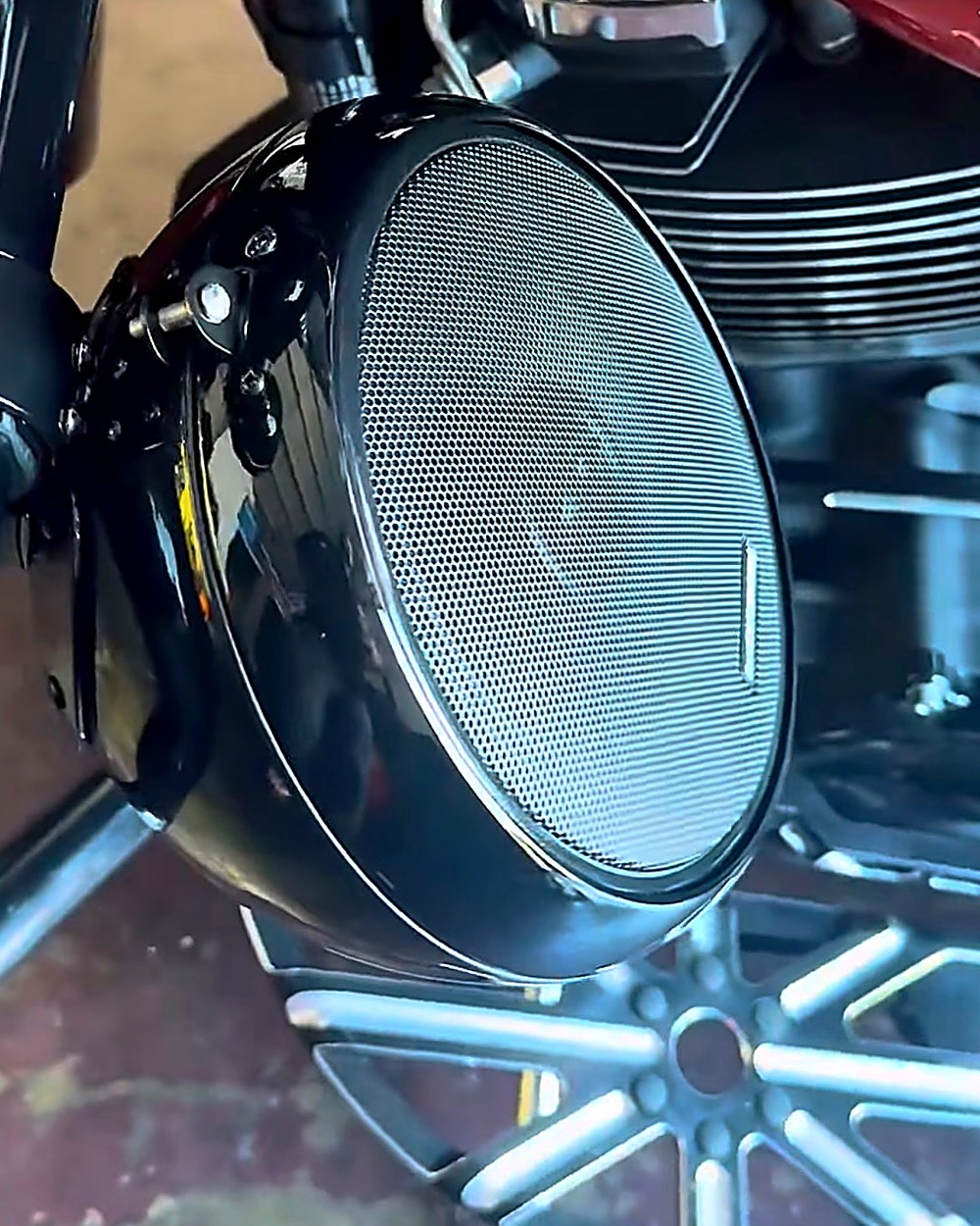 AMS Pod mounted on Harley crash bar